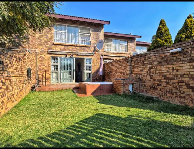 2 BEDROOM DUPLEX FOR SALE IN BLACKHEATH